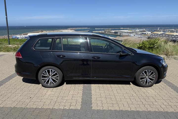 Sort VW Golf fra 2016