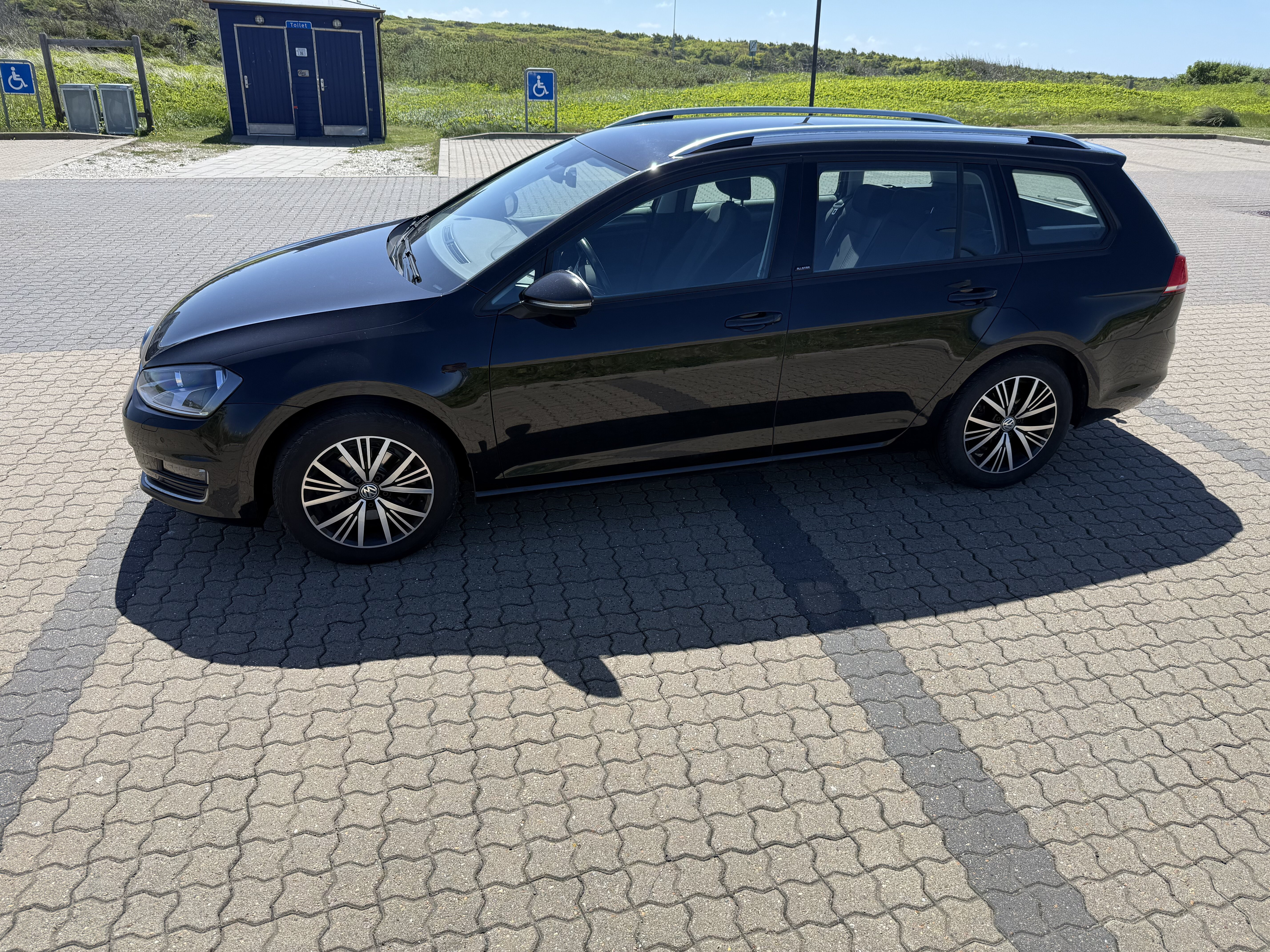 Sort VW Golf fra 2016