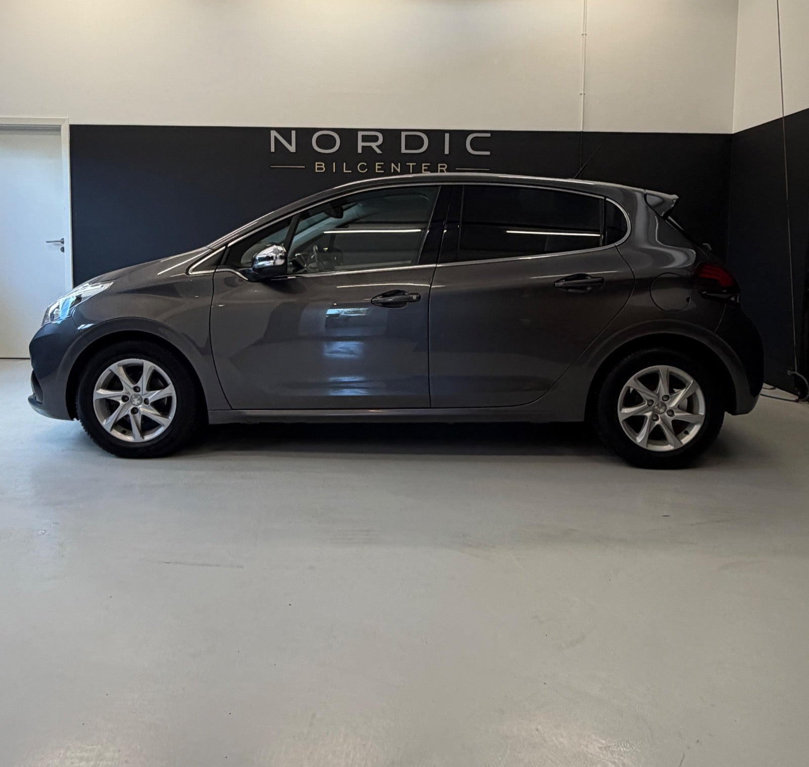 undefined Peugeot 208 fra 2019