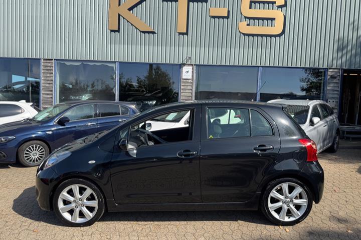 undefined Toyota Yaris fra 2008