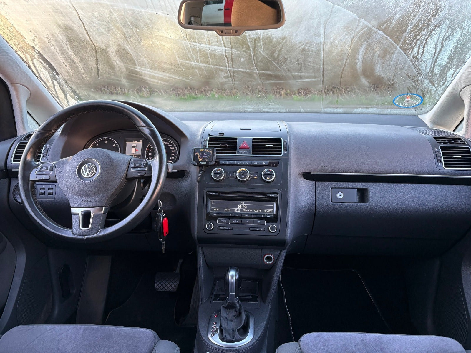 Hvid VW Touran fra 2011