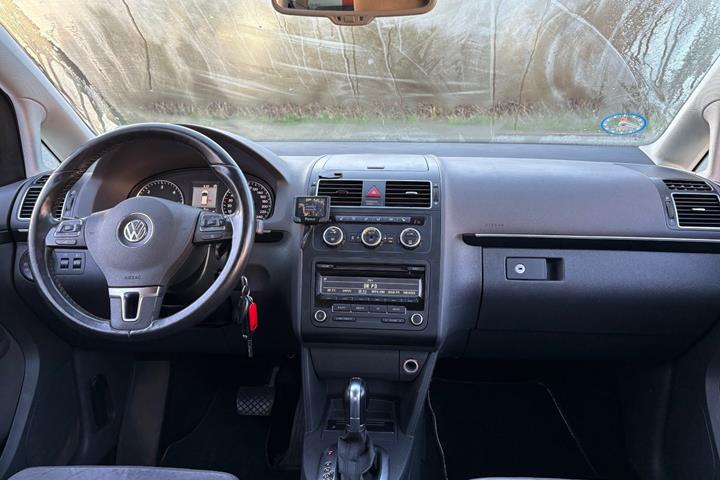 Hvid VW Touran fra 2011
