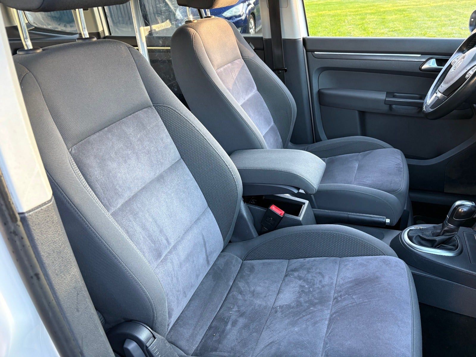Hvid VW Touran fra 2011