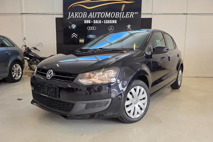Sort VW Polo fra 2014 set udefra