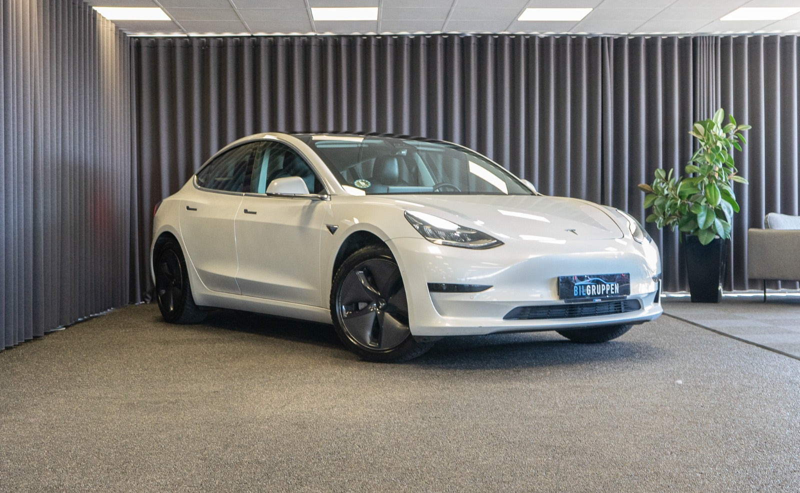 Tesla Model 3 Standard Range+ RWD