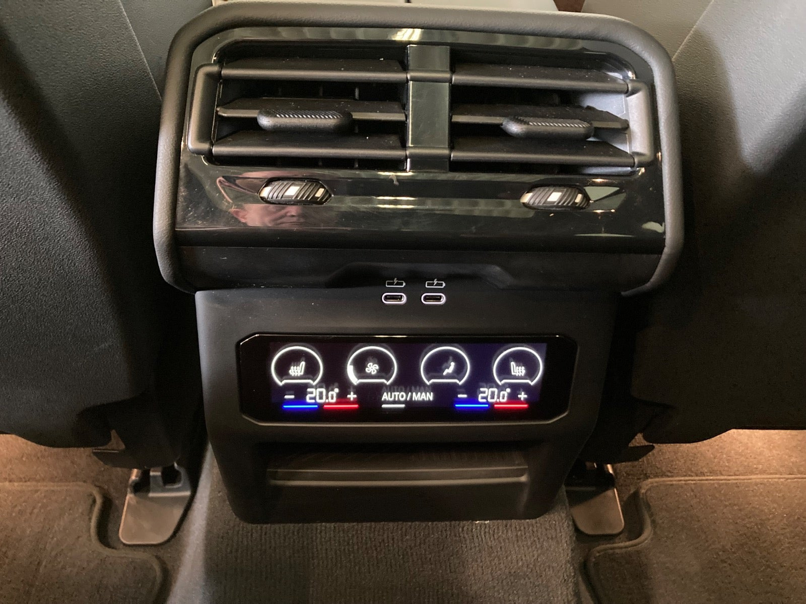 Sort BMW i5 fra 2025
