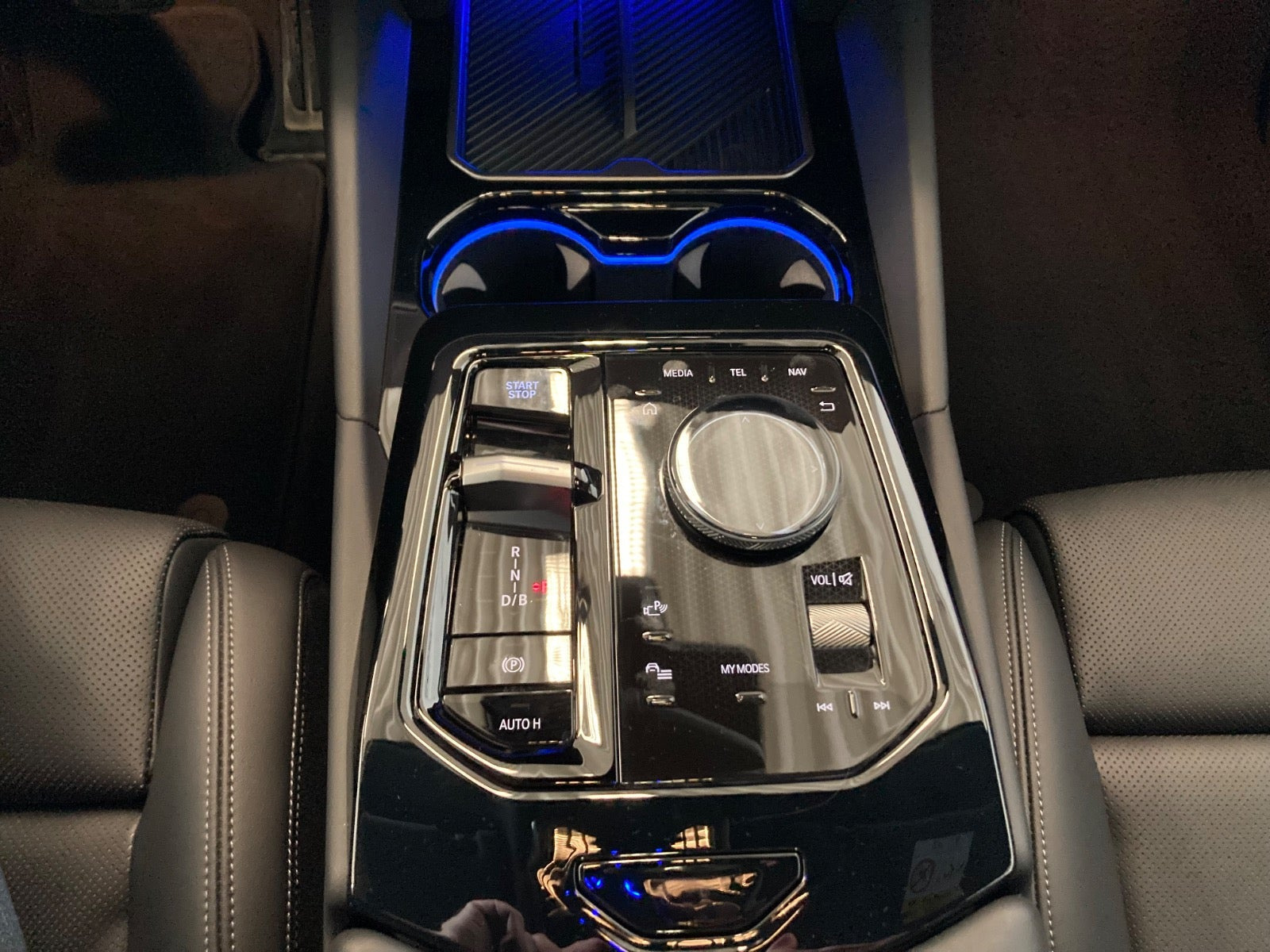 Sort BMW i5 fra 2025