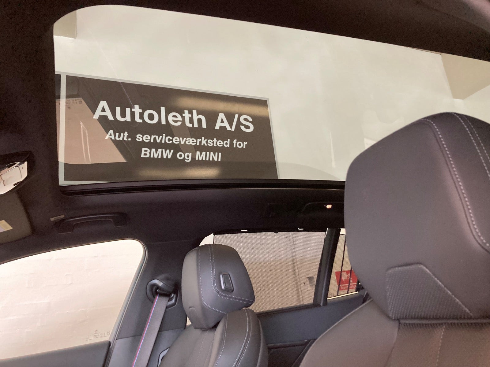Sort BMW i5 fra 2025