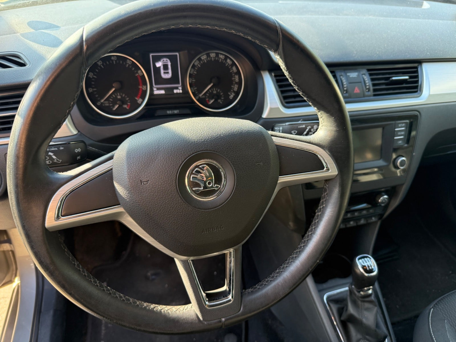 Beige Skoda Rapid fra 2016