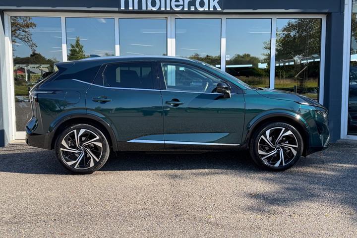 Grøn Nissan Qashqai fra 2025