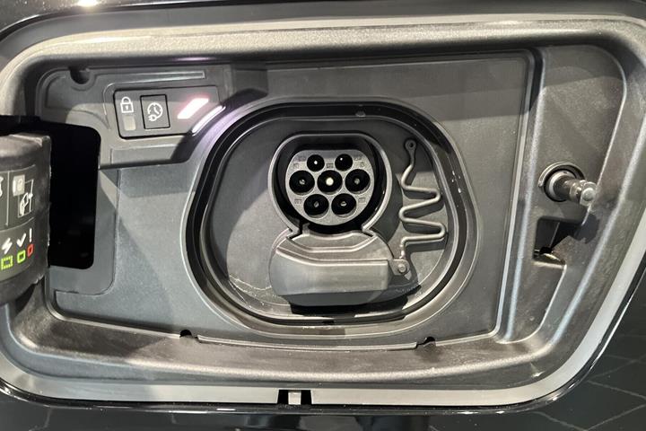 Sort Opel Grandland fra 2026