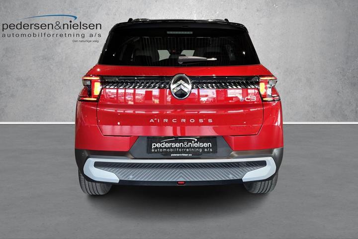 Rød Citroën e-C3 Aircross fra 2026
