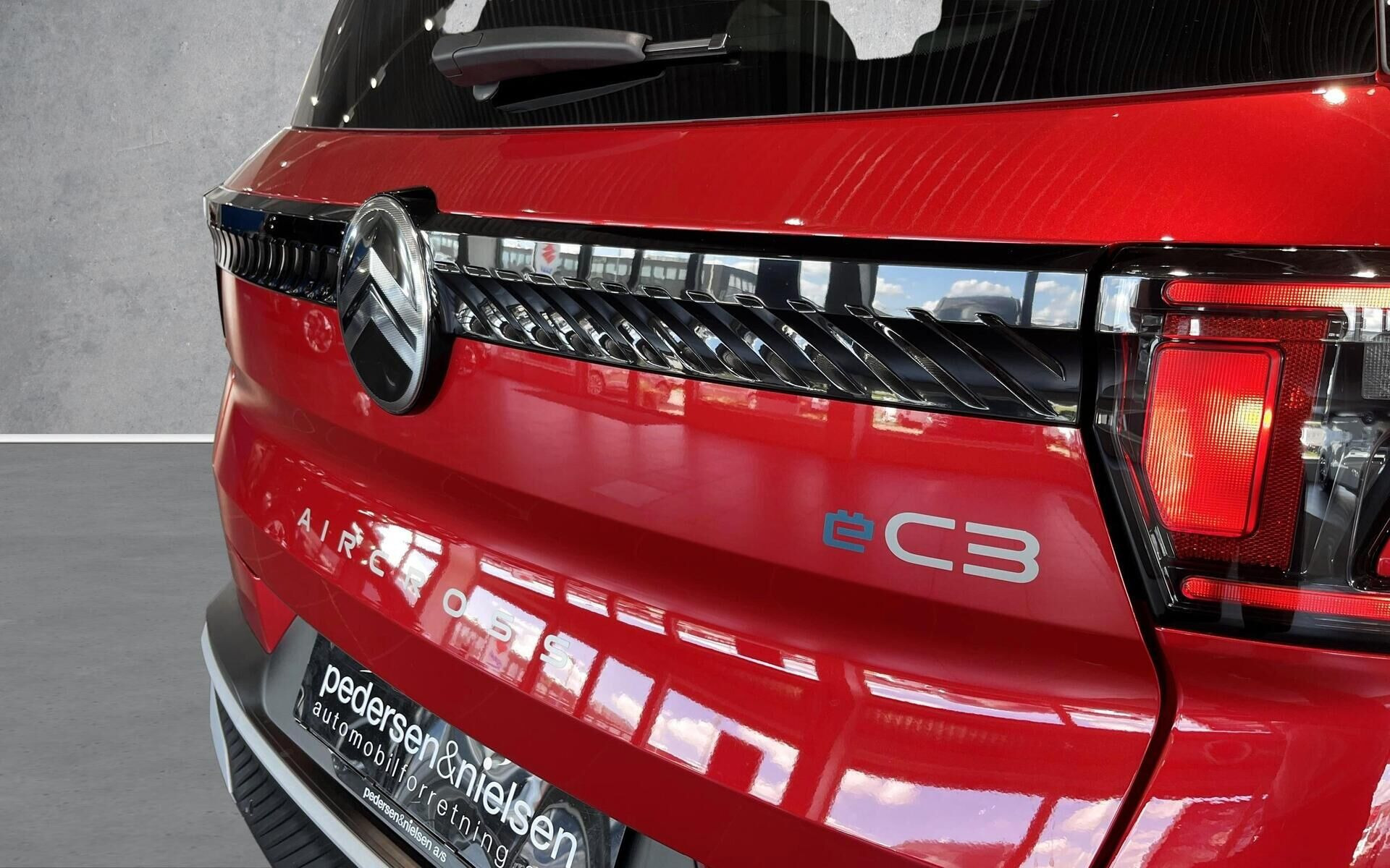 Rød Citroën e-C3 Aircross fra 2026