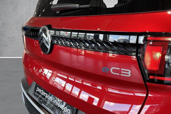 Rød Citroën e-C3 Aircross fra 2026