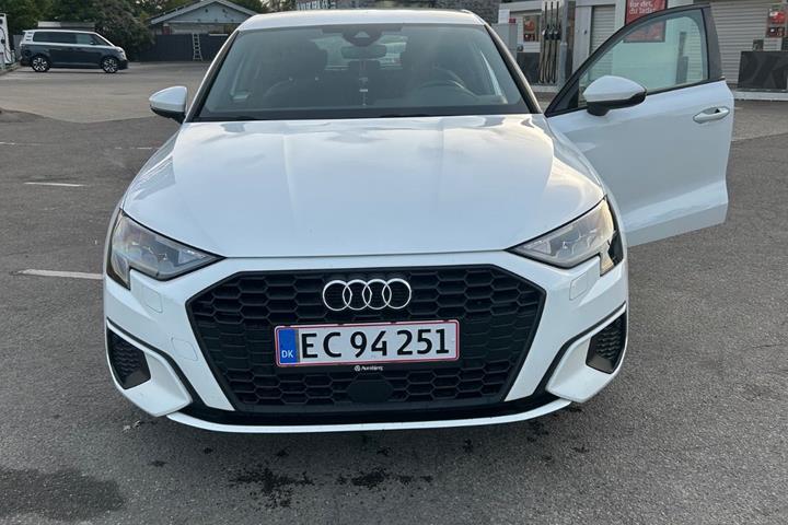 Hvid Audi A3 fra 2021