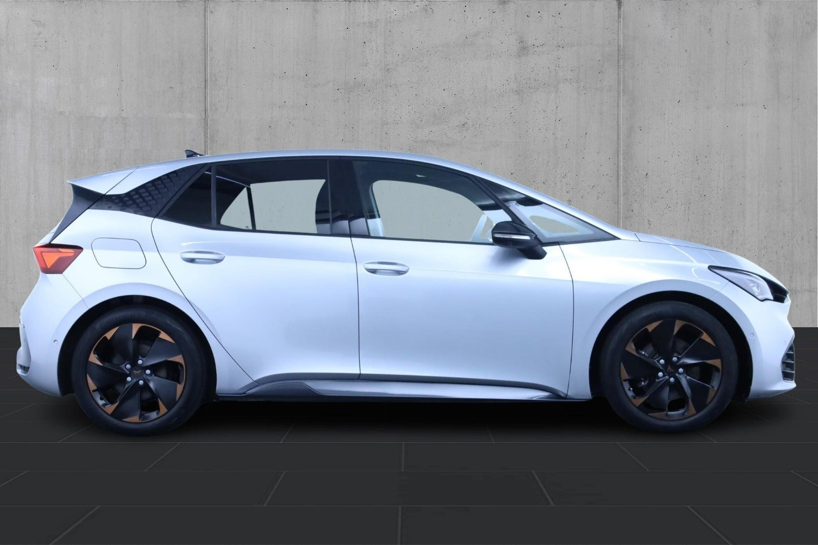 Sølv Cupra Born fra 2024