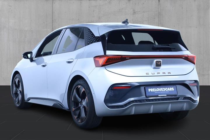 Sølv Cupra Born fra 2024