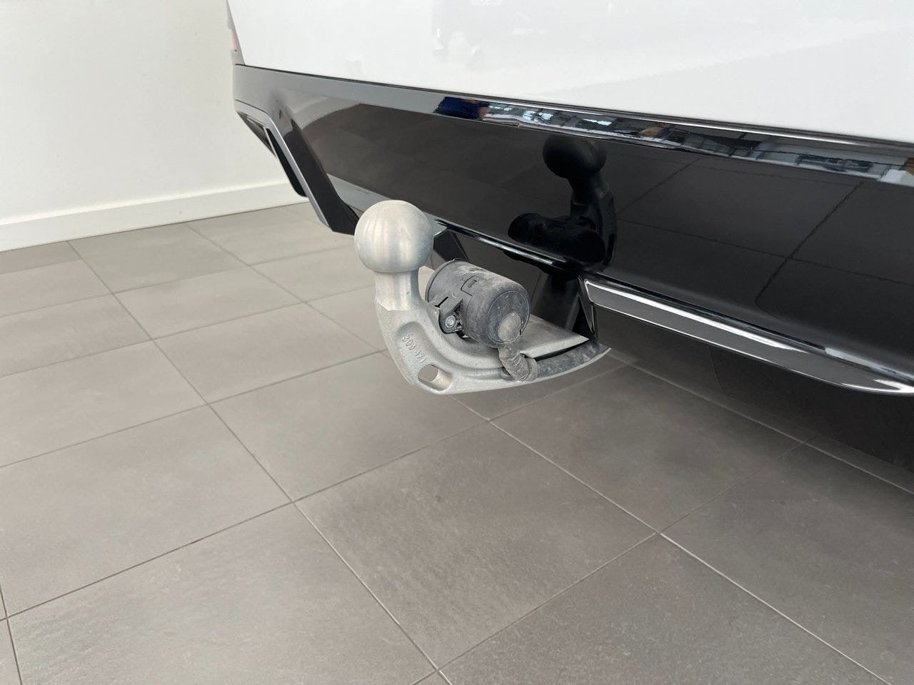 Hvid BMW i4 fra 2025