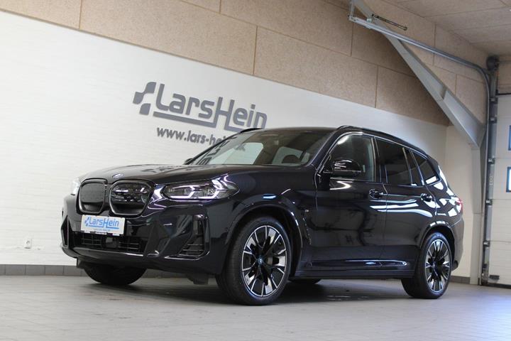 Sort BMW iX3 fra 2023