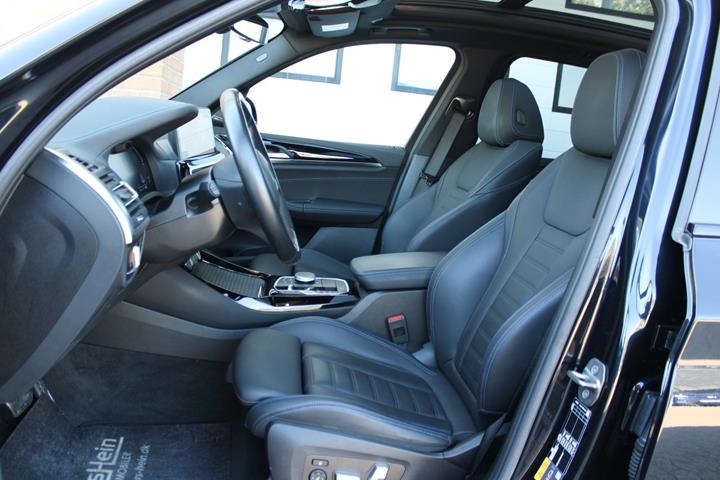 Sort BMW iX3 fra 2023