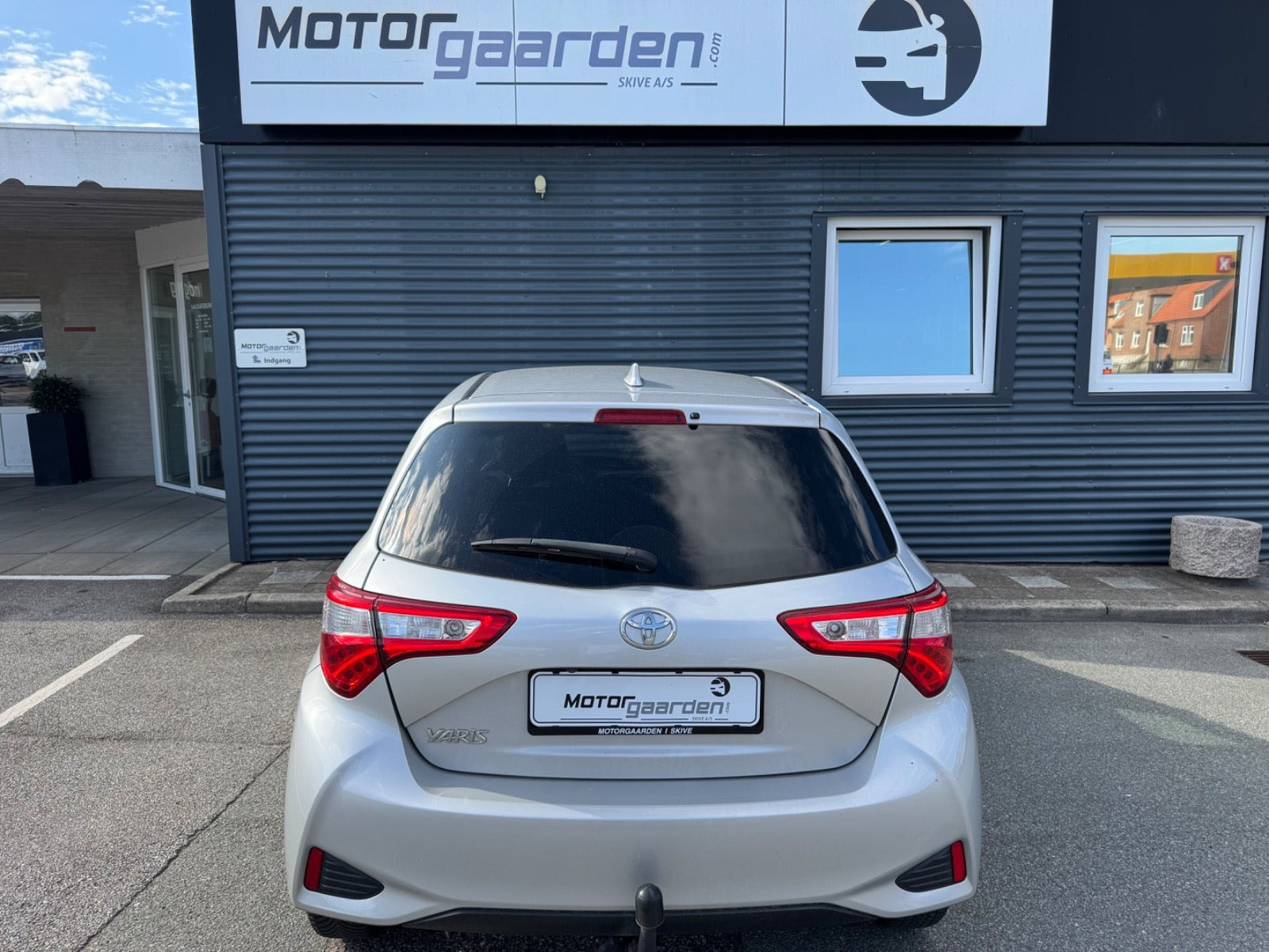 Sølv Toyota Yaris fra 2020