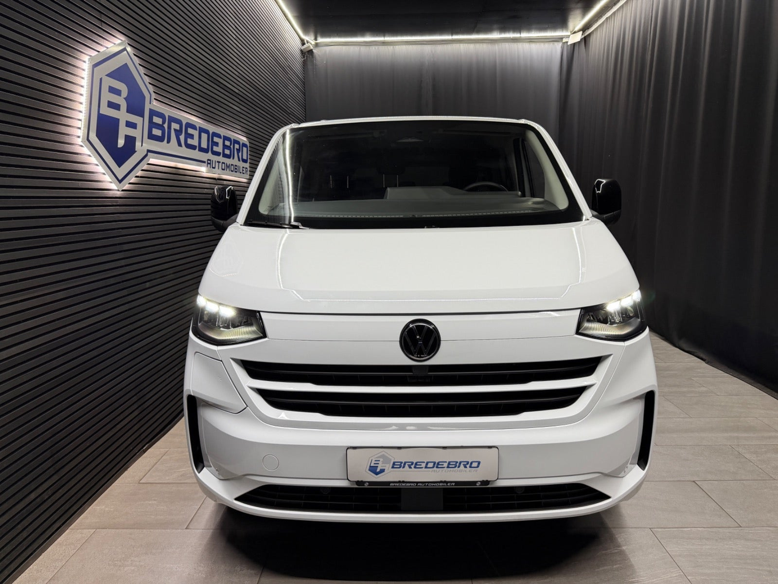 Hvid VW e-Caravelle fra 2025