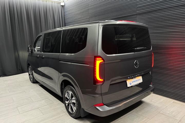 Grå VW e-Caravelle fra 2025