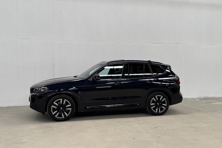 Sort BMW iX3 fra 2023