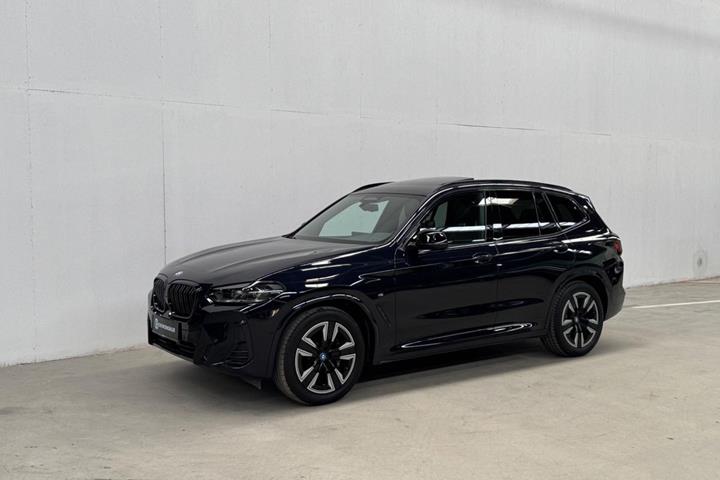 Sort BMW iX3 fra 2023