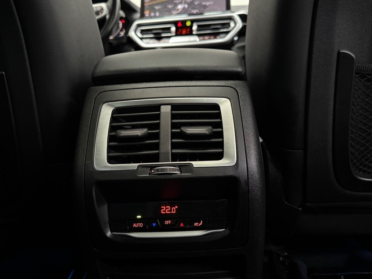 Sort BMW iX3 fra 2023