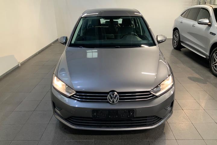 Grå VW Golf Sportsvan fra 2015