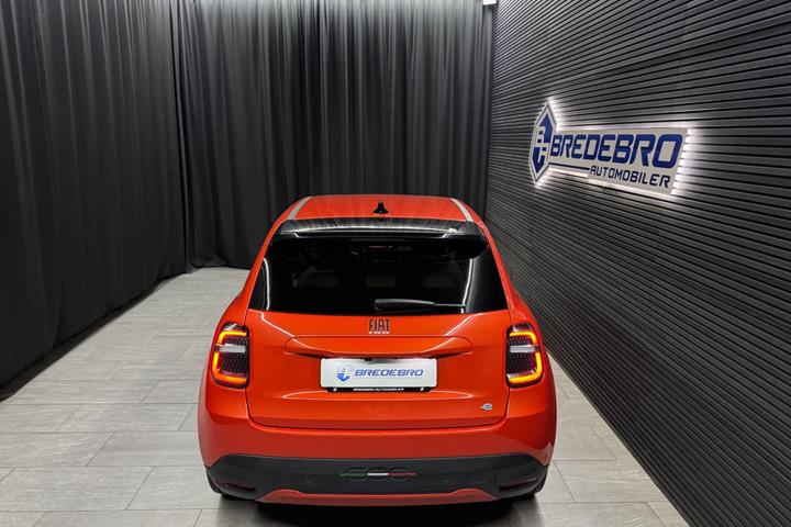 Orange Fiat 600e fra 2024