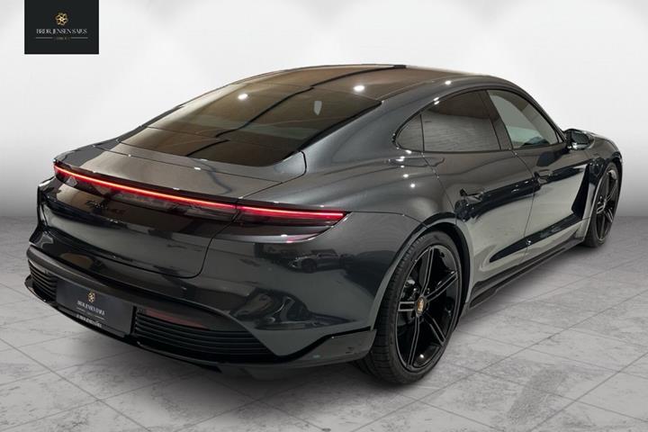 Grå Porsche Taycan fra 2022