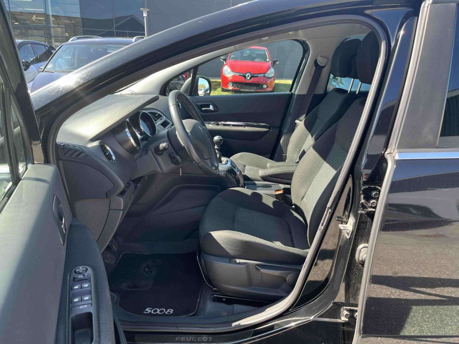 Sort Peugeot 5008 fra 2011