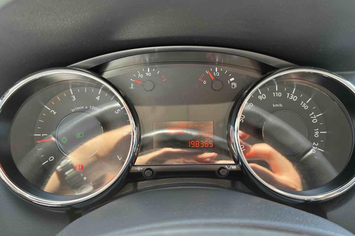 Sort Peugeot 5008 fra 2011