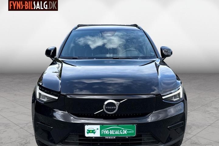 Sort Volvo XC40 fra 2023