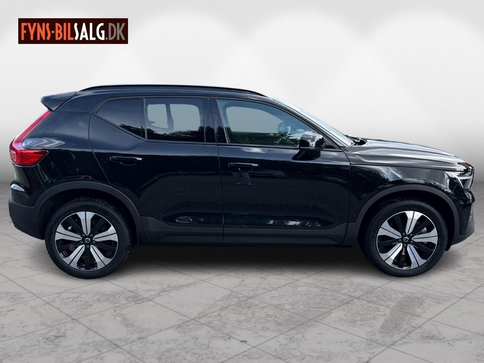 Sort Volvo XC40 fra 2023