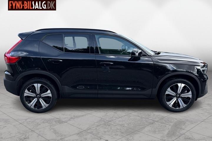 Sort Volvo XC40 fra 2023