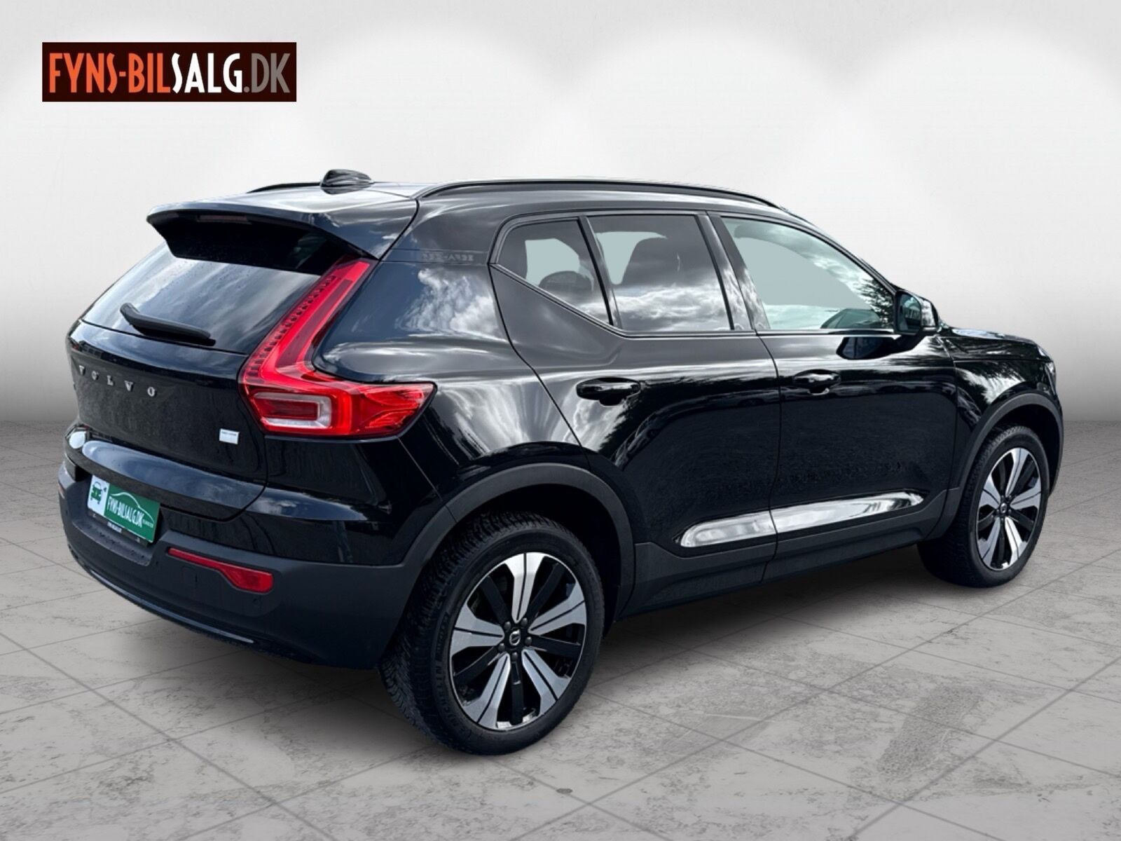 Sort Volvo XC40 fra 2023