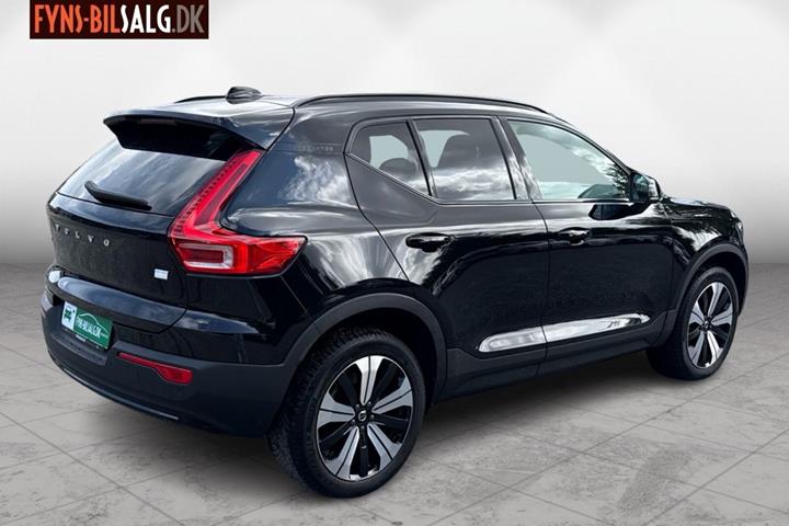 Sort Volvo XC40 fra 2023