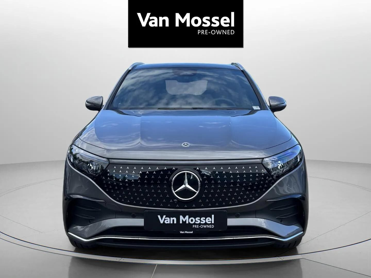 Grå Mercedes EQA 250+ fra 2025
