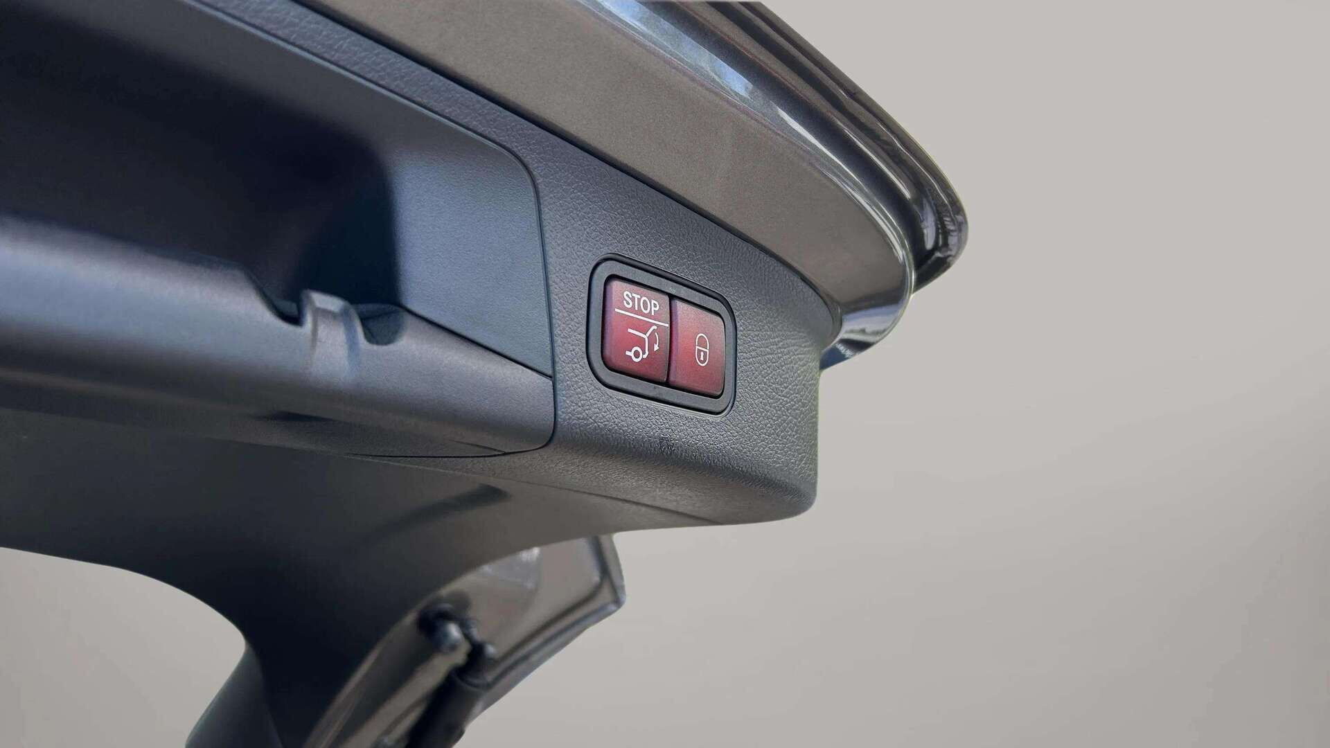 Grå Mercedes EQA 250+ fra 2025
