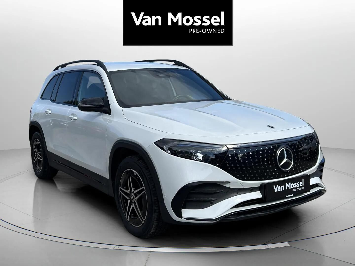 Hvid Mercedes EQB 250+ fra 2024