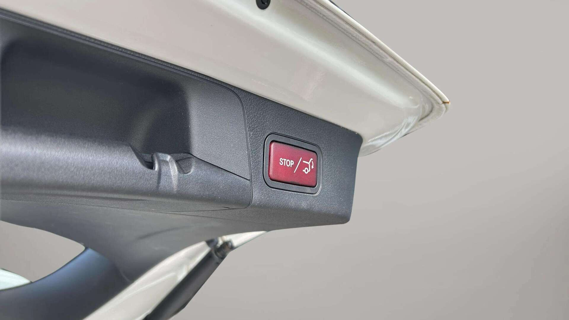 Hvid Mercedes EQB 250+ fra 2024