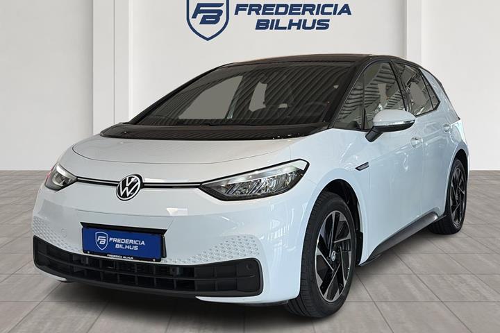 Hvid VW ID.3 fra 2023 set udefra