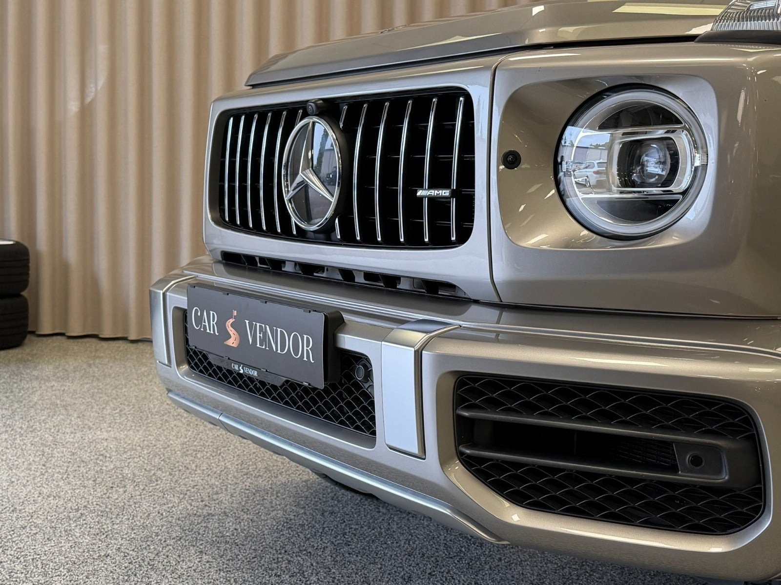 Grå Mercedes G63 fra 2020