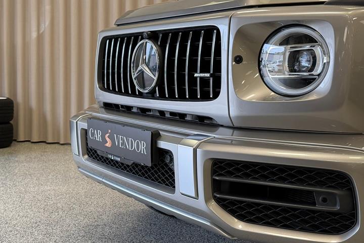 Grå Mercedes G63 fra 2020