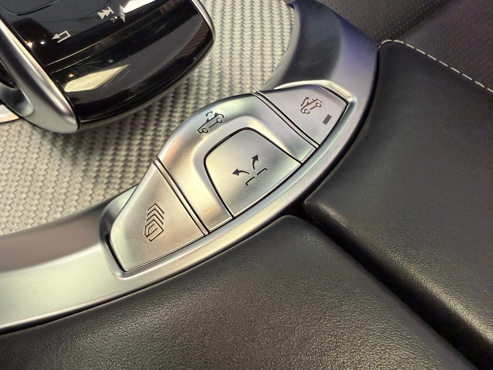 Sort Mercedes C63 fra 2019