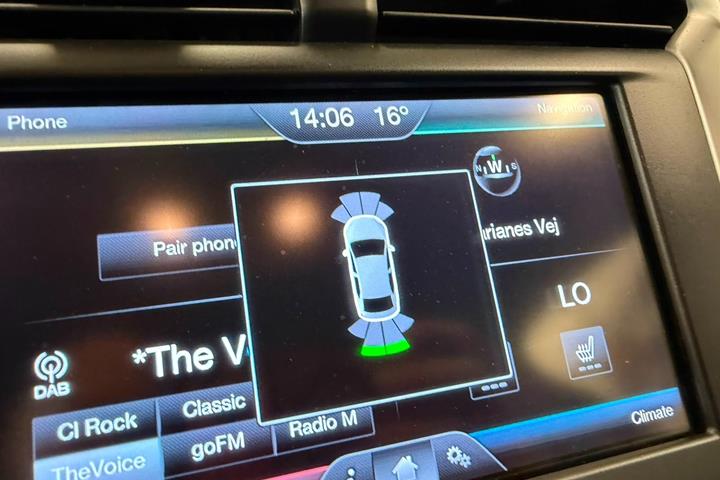 Grå Ford Mondeo fra 2015
