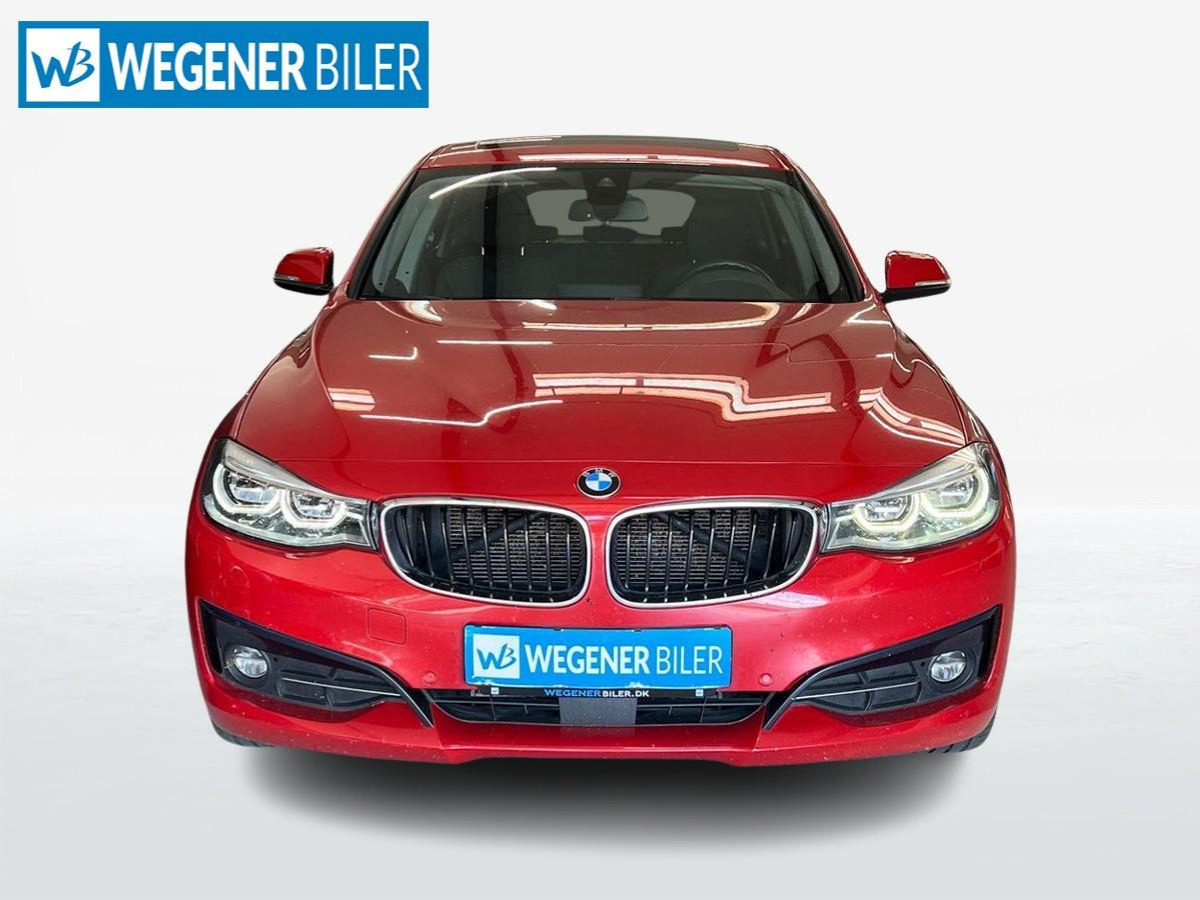 Rød BMW 320d fra 2017